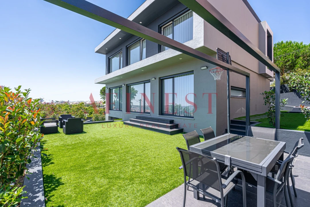 Moradia T4 para Venda em Ramada e Caneças Foto 8