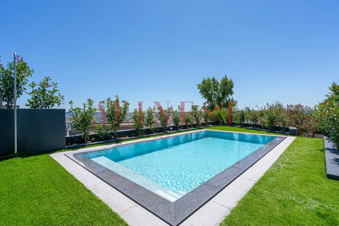 Moradia T4 para Venda em Ramada e Caneças Foto 4