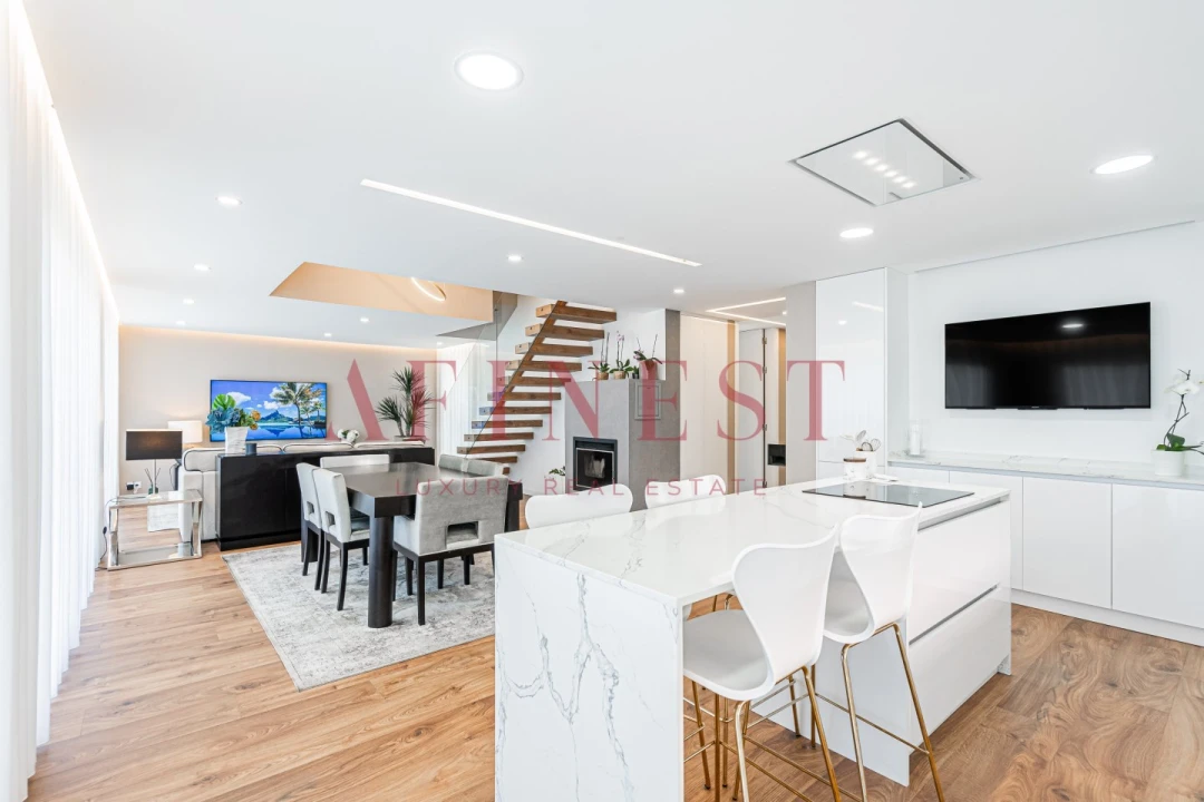 Moradia T4 para Venda em Ramada e Caneças Foto 14