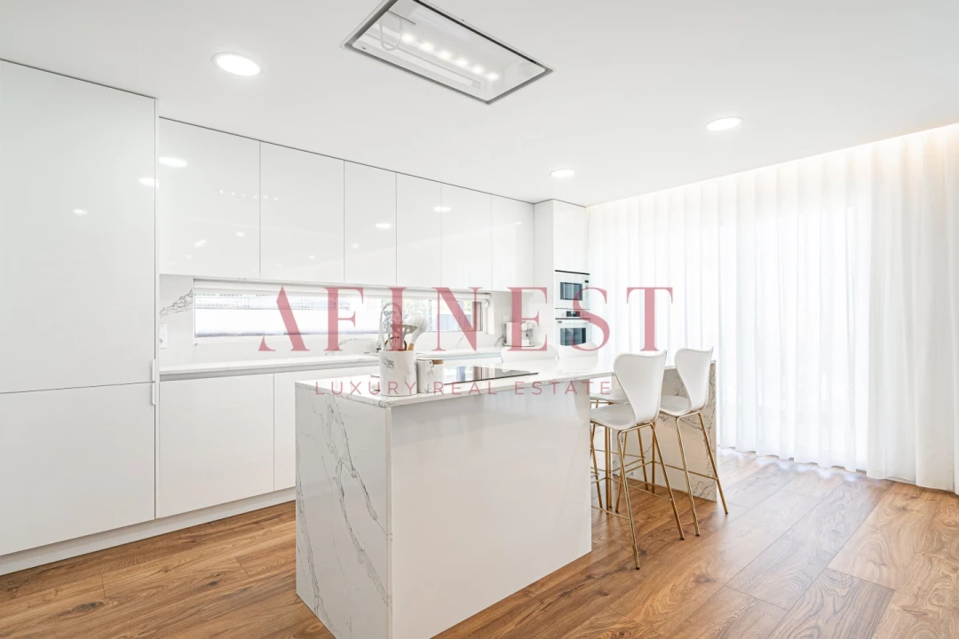 Moradia T4 para Venda em Ramada e Caneças Foto 15