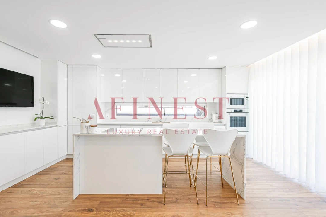 Moradia T4 para Venda em Ramada e Caneças Foto 16