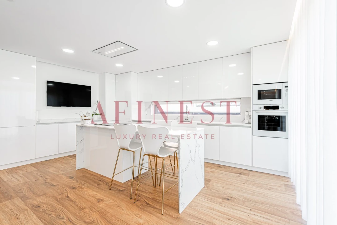 Moradia T4 para Venda em Ramada e Caneças Foto 17