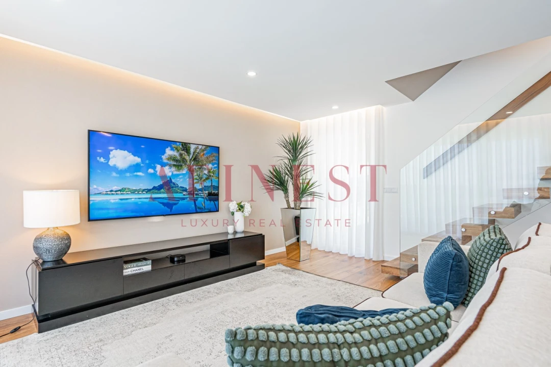 Moradia T4 para Venda em Ramada e Caneças Foto 24