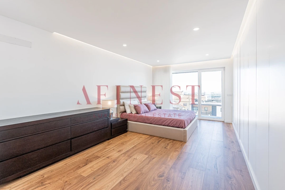 Moradia T4 para Venda em Ramada e Caneças Foto 28