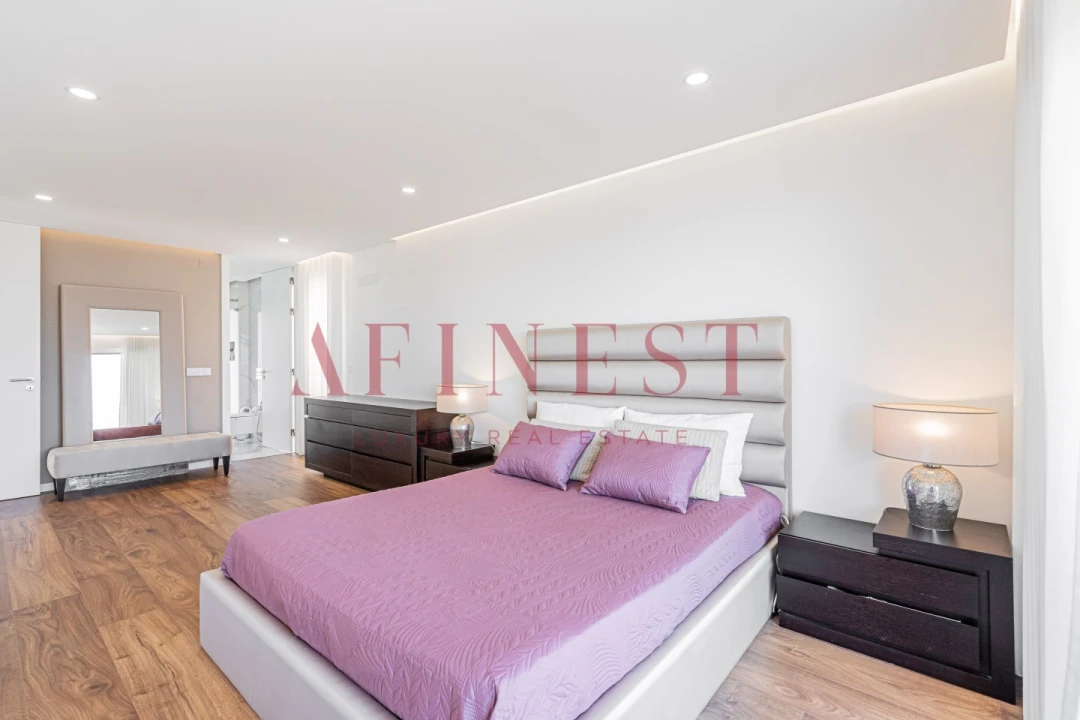 Moradia T4 para Venda em Ramada e Caneças Foto 35