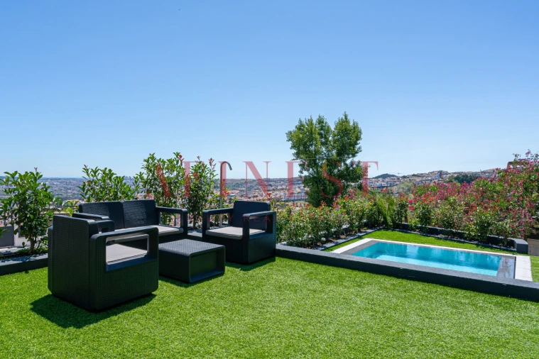 Moradia T4 para Venda em Ramada e Caneças Foto 10