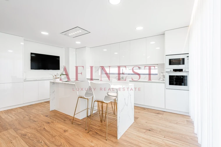 Moradia T4 para Venda em Ramada e Caneças Foto 17