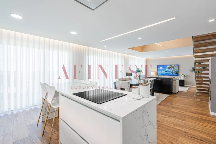 Moradia T4 para Venda em Ramada e Caneças Foto 18