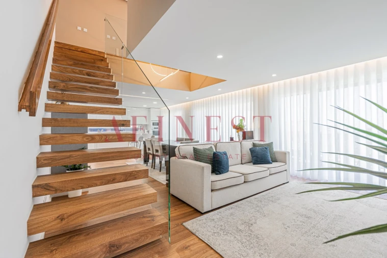 Moradia T4 para Venda em Ramada e Caneças Foto 26