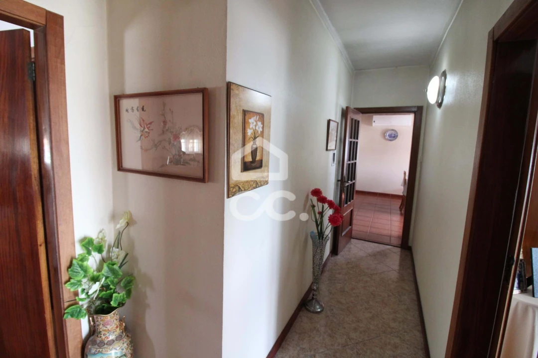 Moradia T3 para Venda em Santa Maria Maior Foto 4