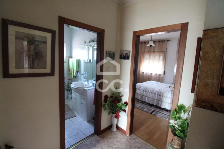 Moradia T3 para Venda em Santa Maria Maior Foto 5