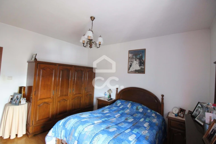 Moradia T3 para Venda em Santa Maria Maior Foto 9