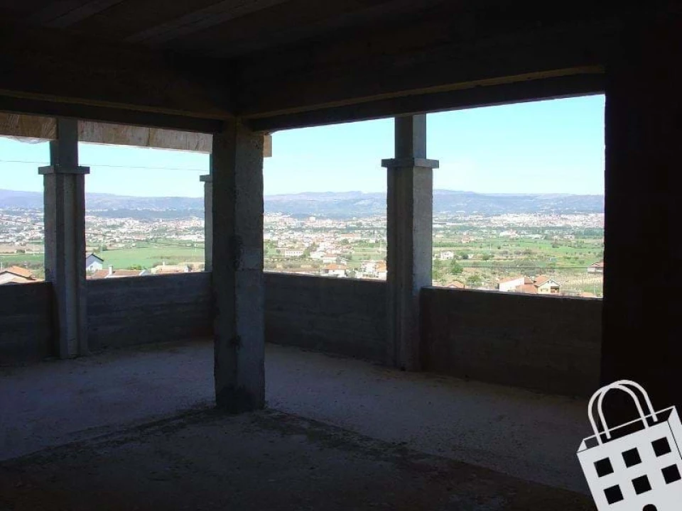 Moradia T4 para Venda em Eiras, São Julião de Montenegro e Cela Foto 15