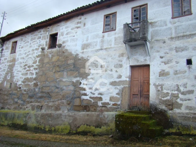 Moradia T4 para Venda em Vilarelho da Raia Foto 3