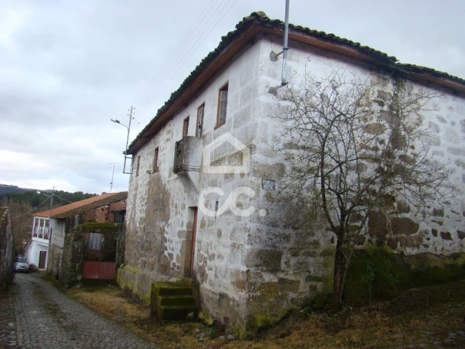 Moradia T4 para Venda em Vilarelho da Raia Foto 4