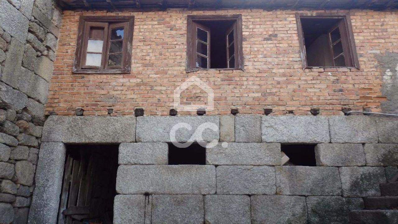 Moradia T6 para Venda em Faiões Foto 4