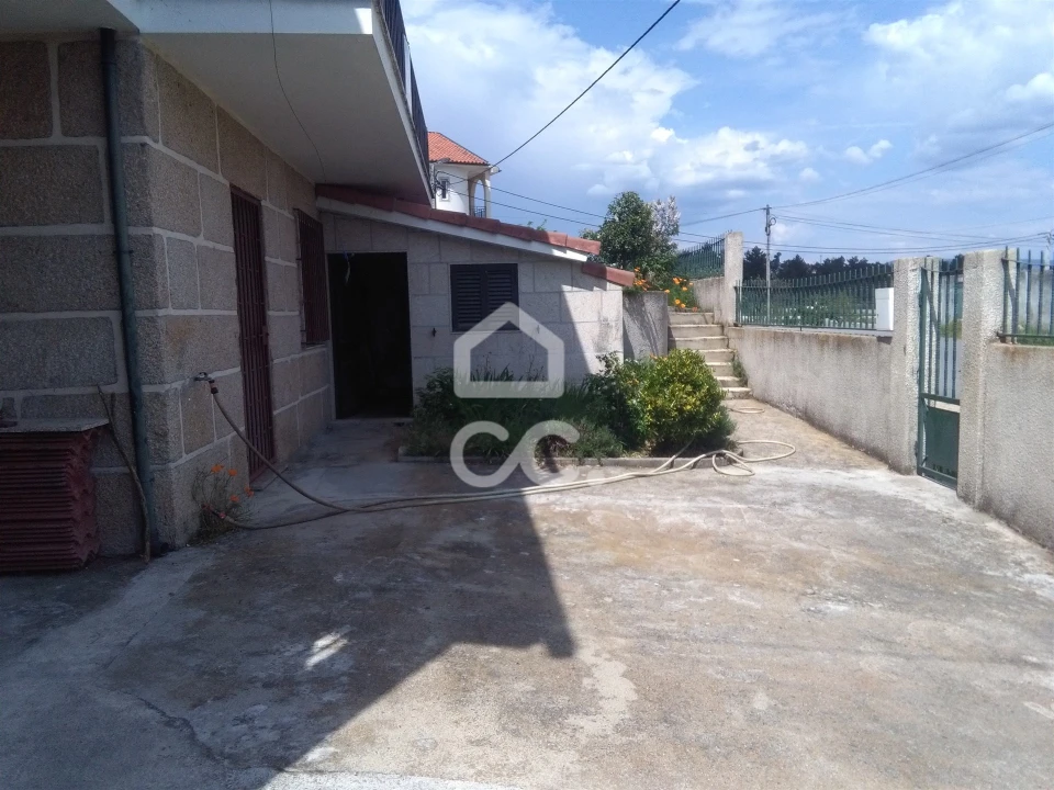 Moradia T5 para Venda em Santa Maria Maior Foto 13