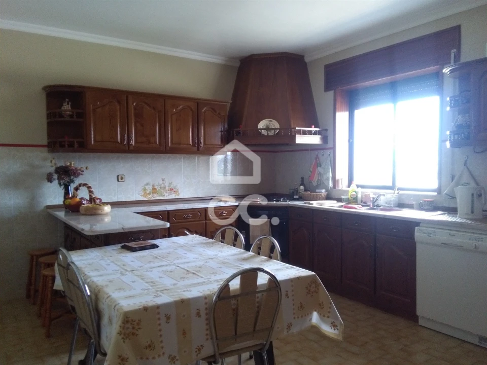 Moradia T5 para Venda em Santa Maria Maior Foto 4