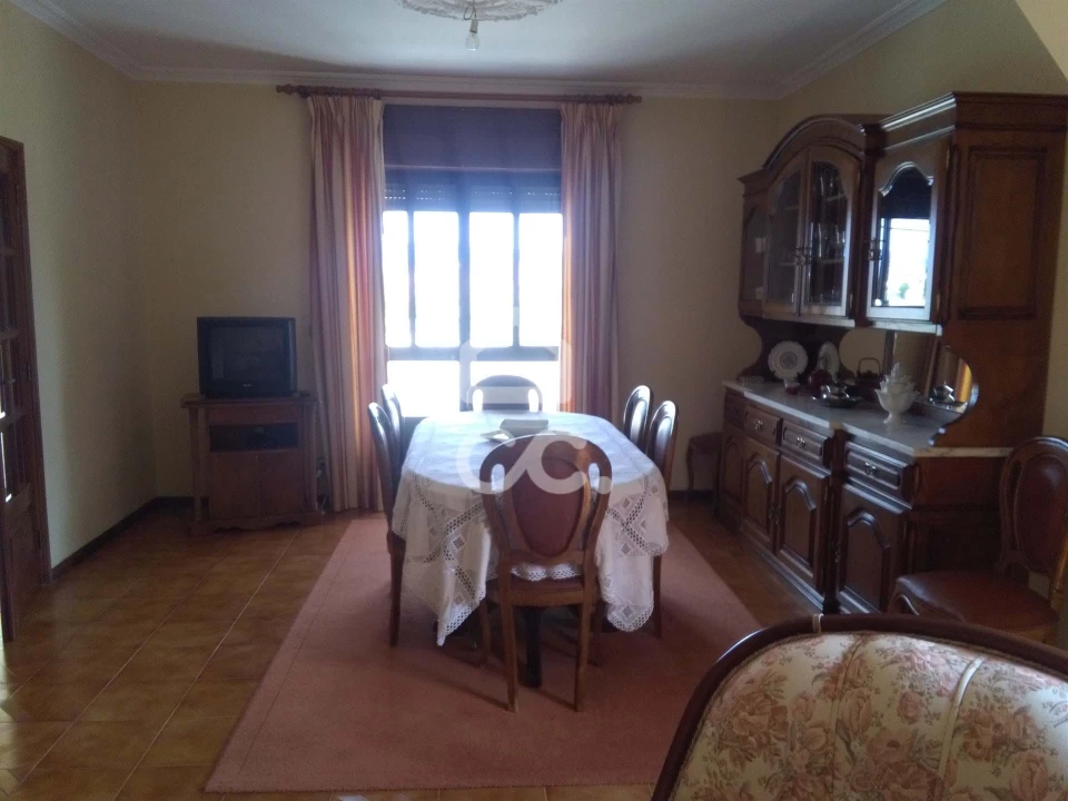 Moradia T5 para Venda em Santa Maria Maior Foto 3