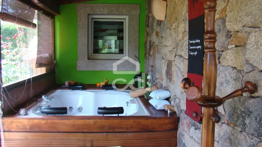 Moradia T4 para Venda em Santa Maria Maior Foto 13