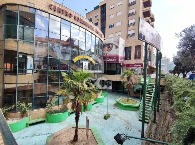 Negócio para Venda em Santa Maria Maior Foto 2