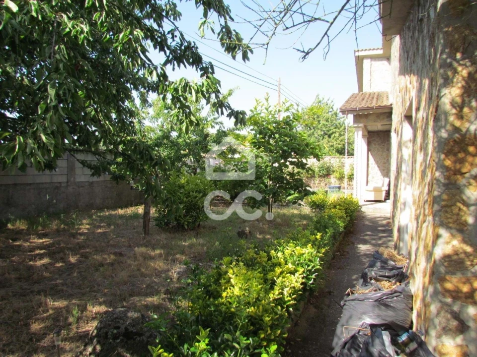 Moradia T4 para Venda em Eiras, São Julião de Montenegro e Cela Foto 2