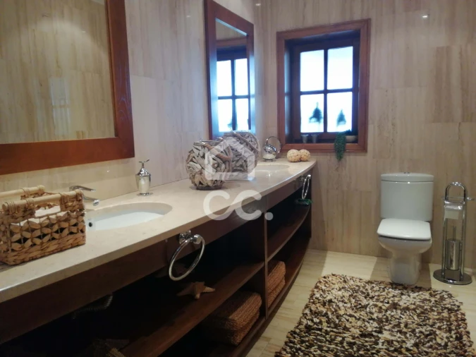 Moradia T4 para Venda em Vale de Anta Foto 8