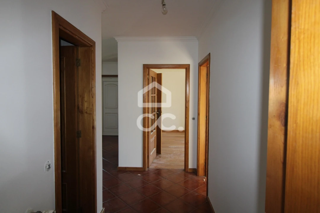 Moradia T4 para Venda em Santa Maria Maior Foto 11