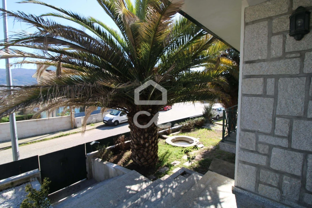 Moradia T4 para Venda em Santa Maria Maior Foto 13