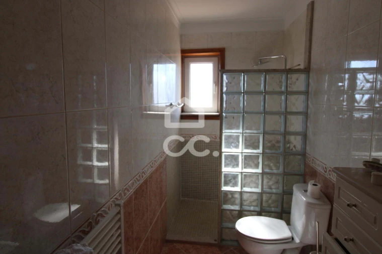 Moradia T4 para Venda em Santa Maria Maior Foto 7