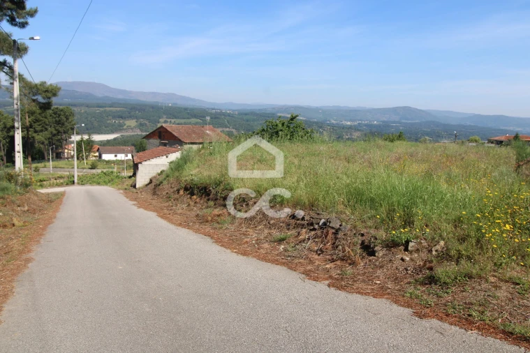 Terreno para Venda em Vilela do Tamega Foto 4