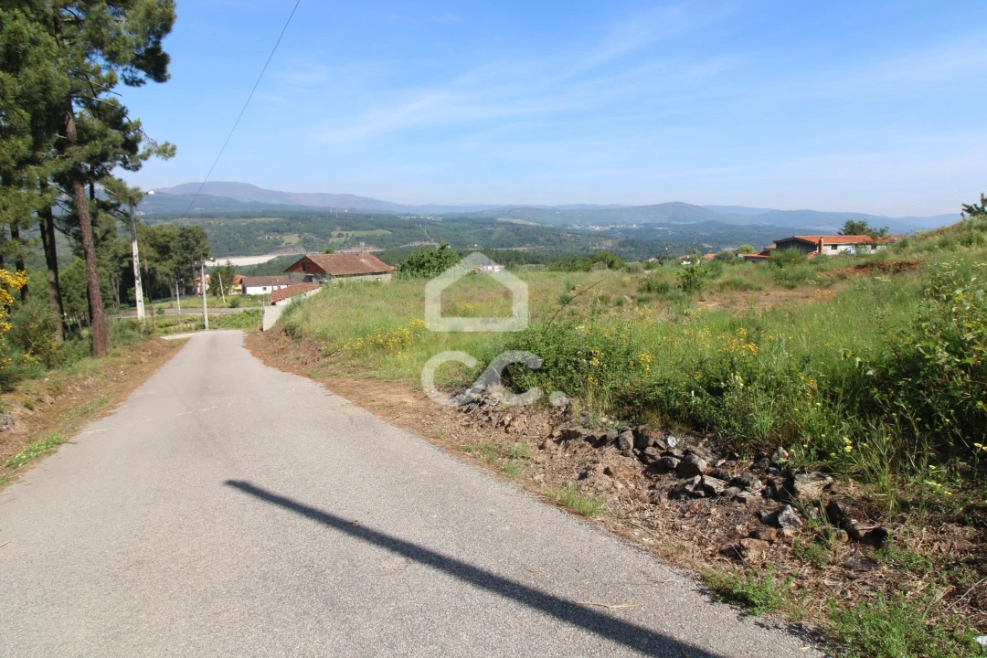 Terreno para Venda em Vilela do Tamega Foto 9