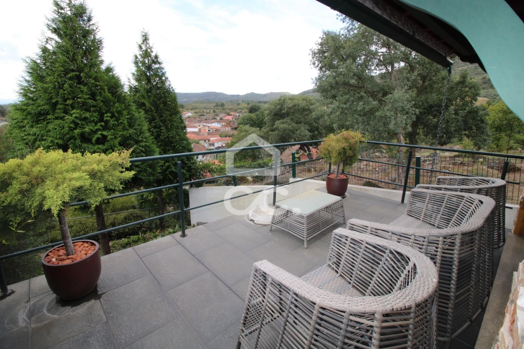 Quinta T4 para Venda em Santa Cruz/Trindade e Sanjurge Foto 5