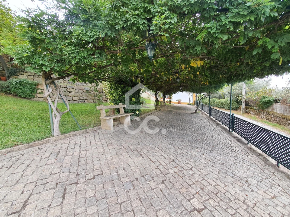 Quinta T4 para Venda em Santa Cruz/Trindade e Sanjurge Foto 3