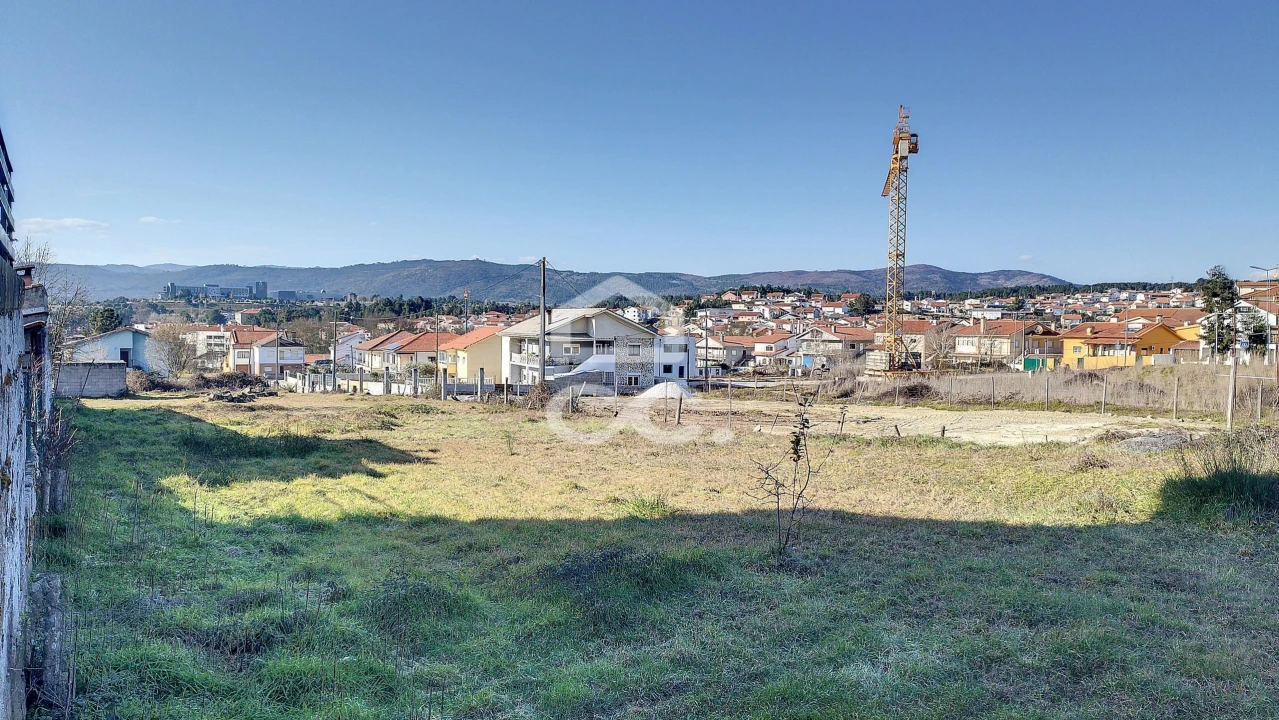 Terreno para Venda em Santa Cruz/Trindade e Sanjurge Foto 1
