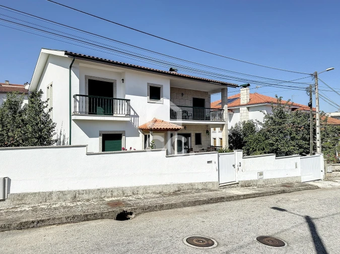 Moradia T3 para Venda em Santa Maria Maior Foto 8