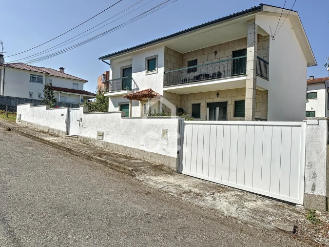 Moradia T3 para Venda em Santa Maria Maior Foto 10