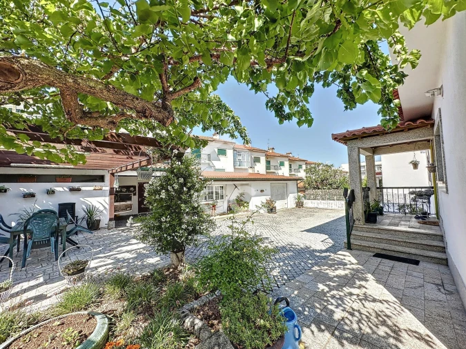 Moradia T3 para Venda em Santa Maria Maior Foto 12