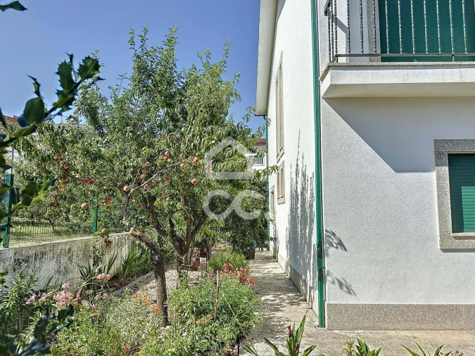 Moradia T3 para Venda em Santa Maria Maior Foto 9