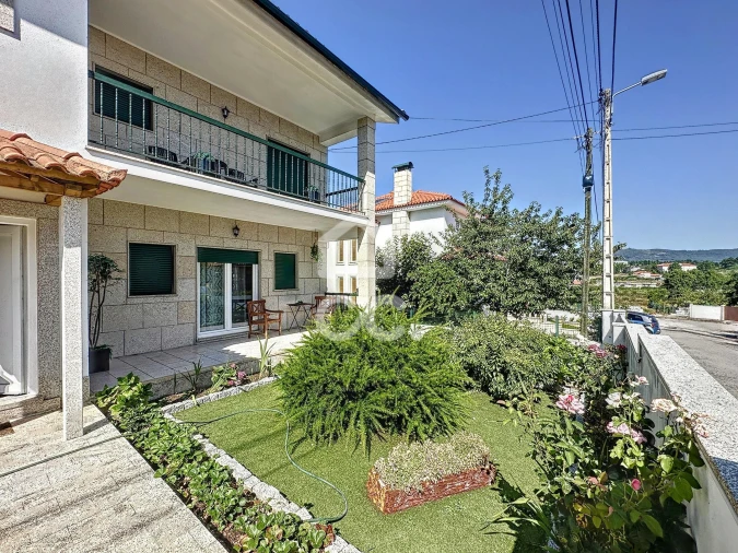 Moradia T3 para Venda em Santa Maria Maior Foto 11