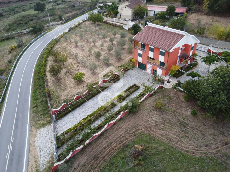 Moradia T6 para Venda em Redondelo Foto 1