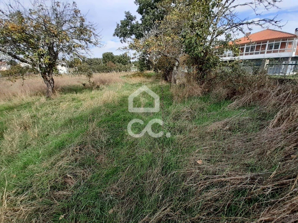 Terreno para Venda em Calvão e Soutelinho da Raia Foto 10