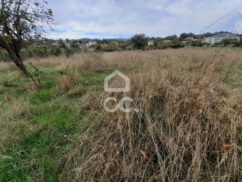 Terreno para Venda em Calvão e Soutelinho da Raia Foto 3