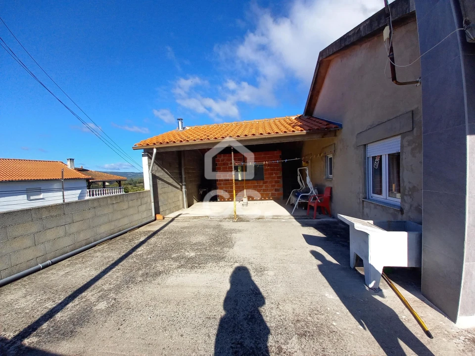 Moradia T3 para Venda em Loivos e Póvoa de Agrações Foto 4