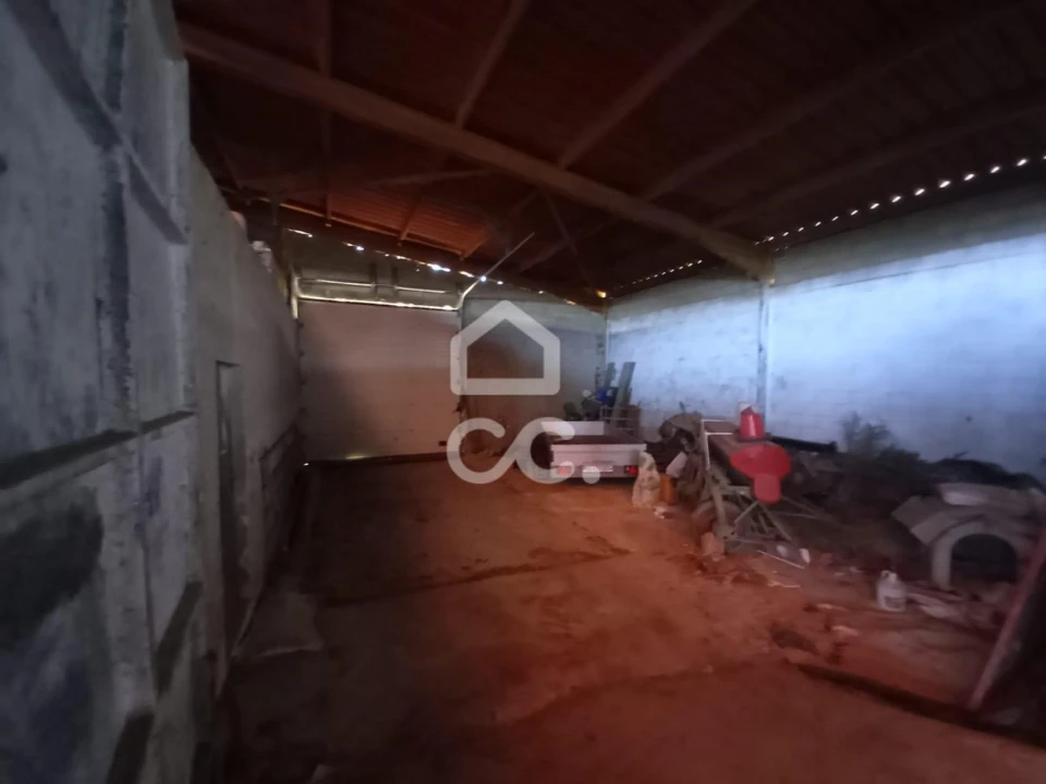 Armazém para Venda em Serapicos Foto 17