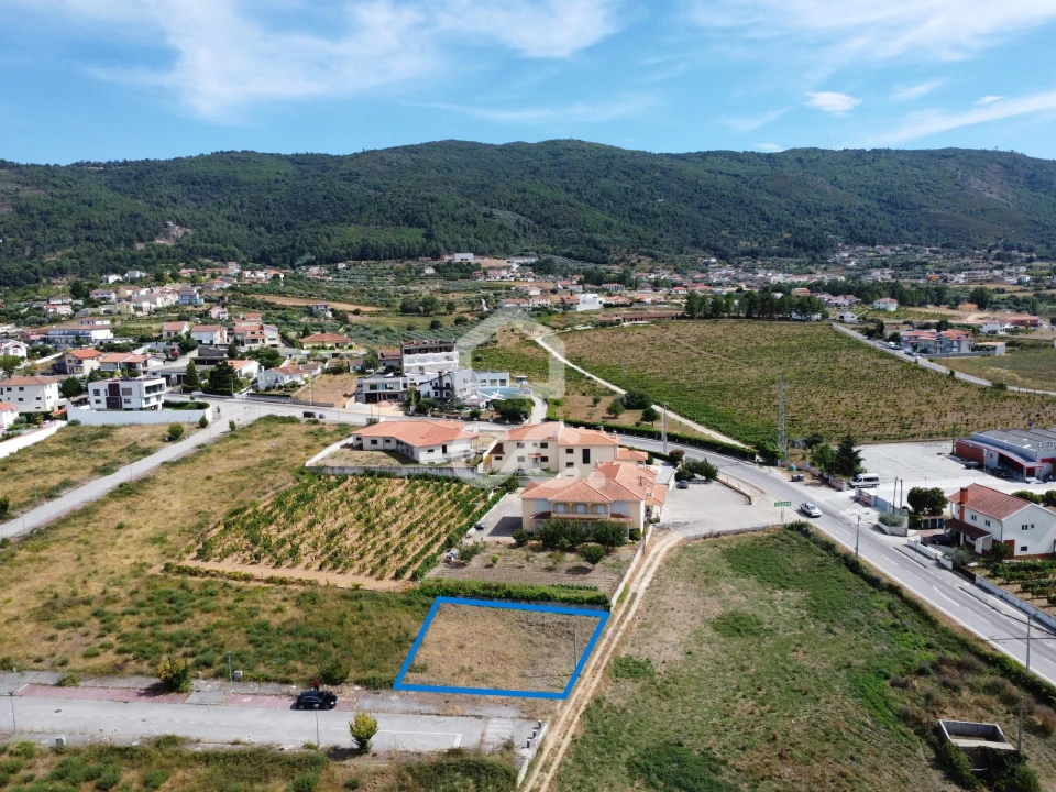 Terreno para Venda em Vilar de Nantes Foto 12