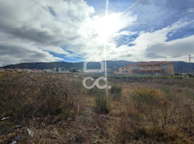 Terreno para Venda em Vilar de Nantes Foto 10