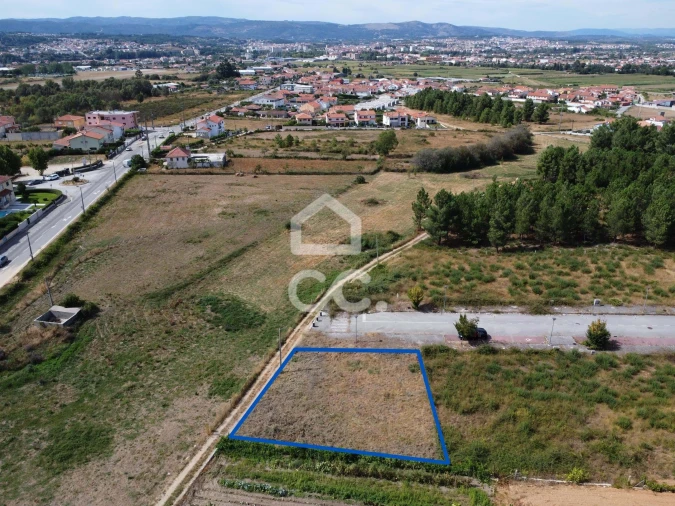 Terreno para Venda em Vilar de Nantes Foto 4