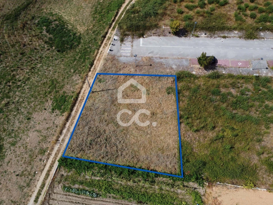 Terreno para Venda em Vilar de Nantes Foto 2