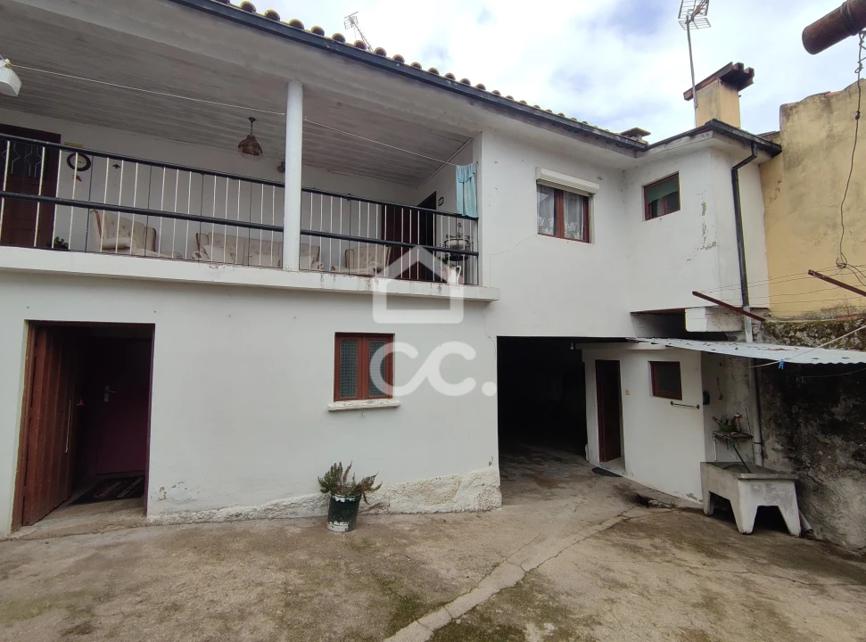 Moradia T3 para Venda em Santa Maria Maior Foto 41